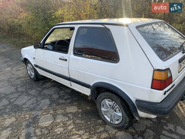 Белый Фольксваген Гольф, объемом двигателя 1.6 л и пробегом 400 тыс. км за 550 $, фото 3 на Automoto.ua