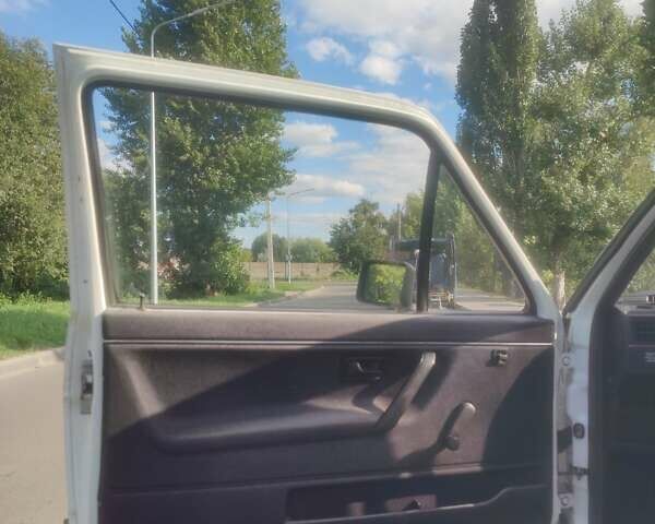 Белый Фольксваген Гольф, объемом двигателя 1.78 л и пробегом 126 тыс. км за 2900 $, фото 12 на Automoto.ua