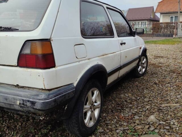 Белый Фольксваген Гольф, объемом двигателя 1.6 л и пробегом 540 тыс. км за 786 $, фото 3 на Automoto.ua