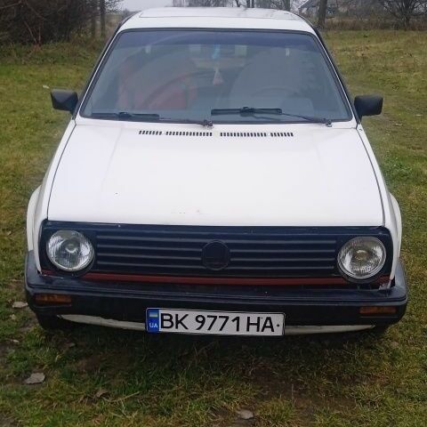 Білий Фольксваген Гольф, об'ємом двигуна 1.8 л та пробігом 1000 тис. км за 1200 $, фото 7 на Automoto.ua