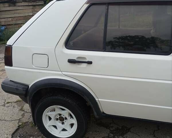 Белый Фольксваген Гольф, объемом двигателя 1.59 л и пробегом 132 тыс. км за 2500 $, фото 1 на Automoto.ua