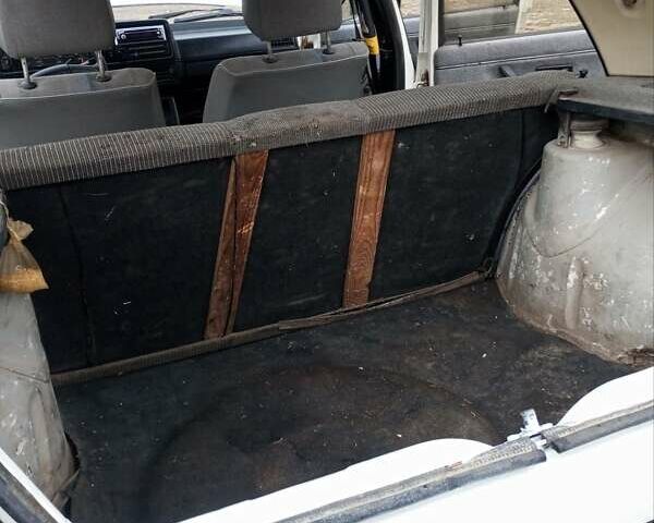 Белый Фольксваген Гольф, объемом двигателя 1.59 л и пробегом 132 тыс. км за 2500 $, фото 14 на Automoto.ua