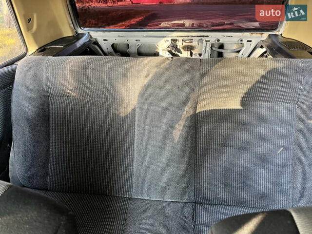 Білий Фольксваген Гольф, об'ємом двигуна 1.27 л та пробігом 250 тис. км за 1200 $, фото 14 на Automoto.ua