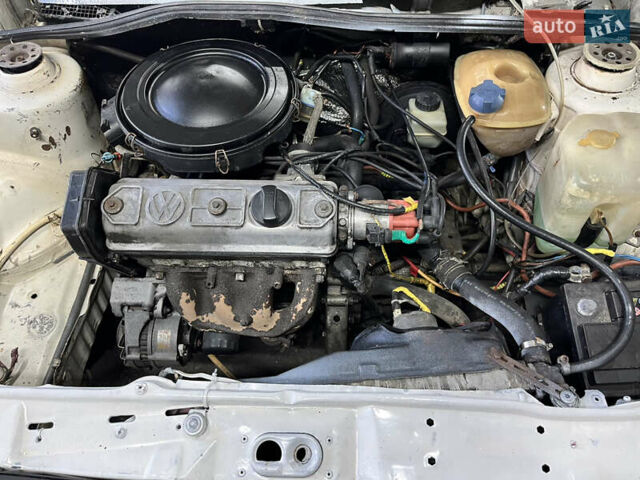 Білий Фольксваген Гольф, об'ємом двигуна 1.27 л та пробігом 250 тис. км за 1200 $, фото 16 на Automoto.ua