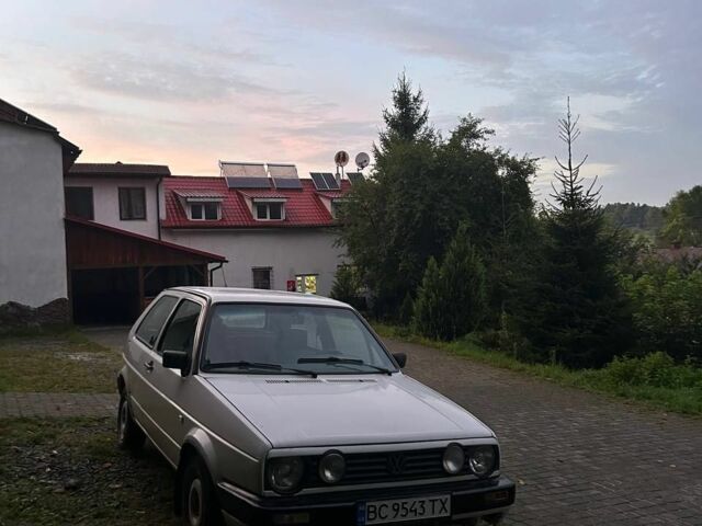 Белый Фольксваген Гольф, объемом двигателя 1.6 л и пробегом 300 тыс. км за 1200 $, фото 4 на Automoto.ua