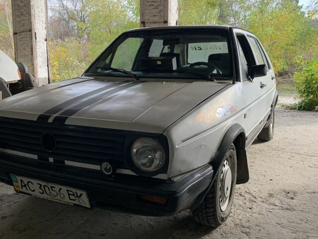 Белый Фольксваген Гольф, объемом двигателя 1.6 л и пробегом 29 тыс. км за 750 $, фото 1 на Automoto.ua