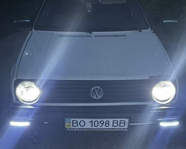 Белый Фольксваген Гольф, объемом двигателя 1.59 л и пробегом 300 тыс. км за 1500 $, фото 7 на Automoto.ua