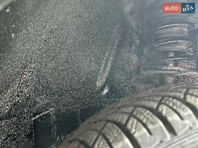 Білий Фольксваген Гольф, об'ємом двигуна 1.27 л та пробігом 250 тис. км за 1200 $, фото 21 на Automoto.ua