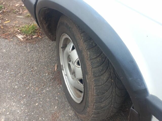 Белый Фольксваген Гольф, объемом двигателя 1.6 л и пробегом 93 тыс. км за 900 $, фото 5 на Automoto.ua