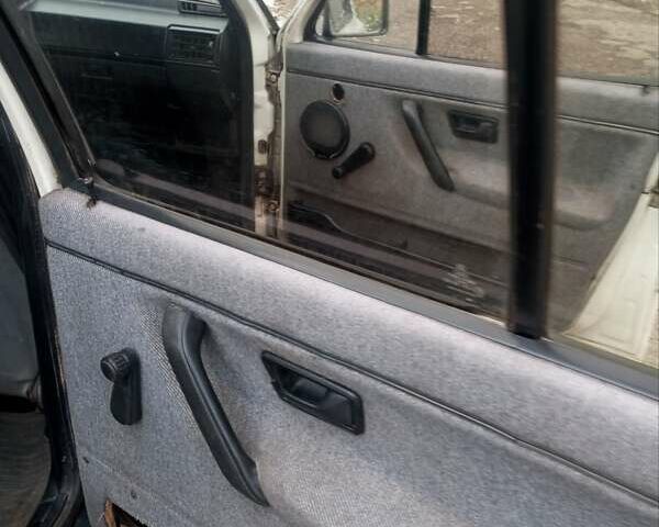 Белый Фольксваген Гольф, объемом двигателя 1.59 л и пробегом 132 тыс. км за 2500 $, фото 6 на Automoto.ua