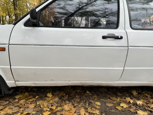 Білий Фольксваген Гольф, об'ємом двигуна 1.6 л та пробігом 300 тис. км за 800 $, фото 3 на Automoto.ua