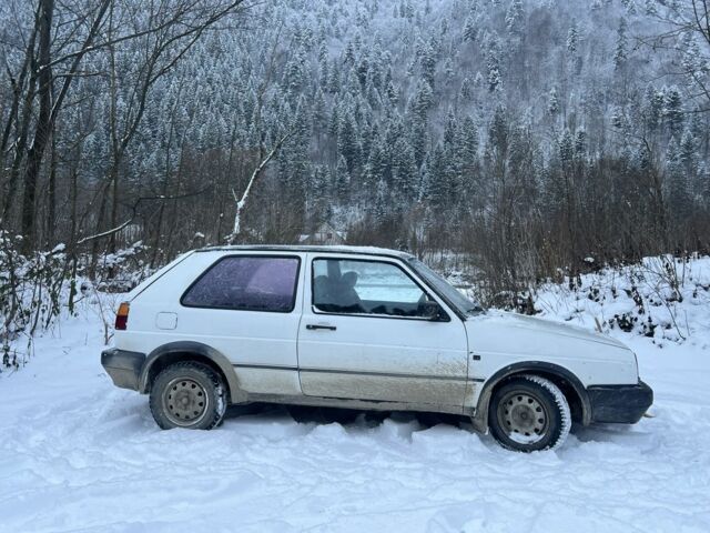 Белый Фольксваген Гольф, объемом двигателя 1.3 л и пробегом 3 тыс. км за 500 $, фото 2 на Automoto.ua