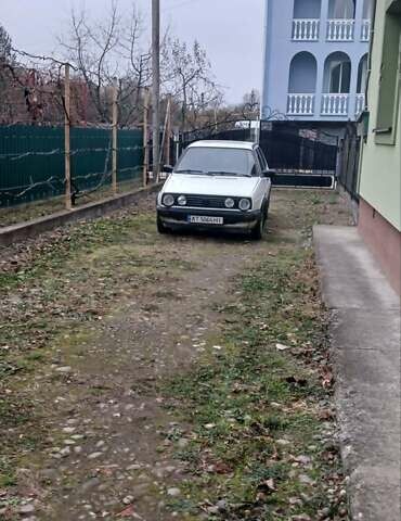 Белый Фольксваген Гольф, объемом двигателя 1.3 л и пробегом 389 тыс. км за 1450 $, фото 1 на Automoto.ua