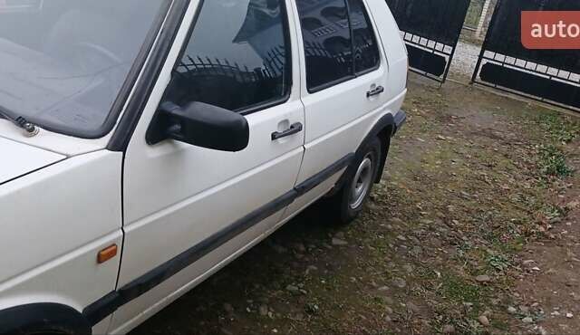 Белый Фольксваген Гольф, объемом двигателя 1.3 л и пробегом 389 тыс. км за 1450 $, фото 4 на Automoto.ua