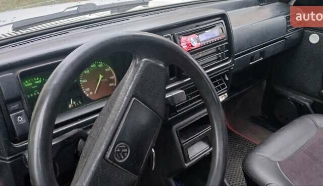 Белый Фольксваген Гольф, объемом двигателя 1.3 л и пробегом 389 тыс. км за 1450 $, фото 7 на Automoto.ua