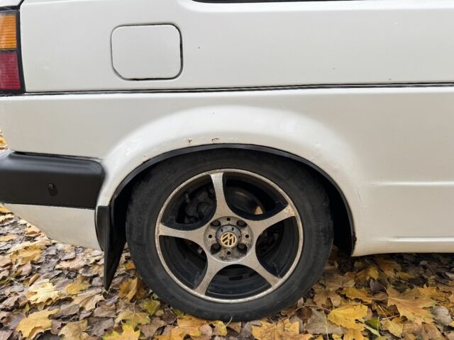 Білий Фольксваген Гольф, об'ємом двигуна 1.6 л та пробігом 300 тис. км за 800 $, фото 2 на Automoto.ua