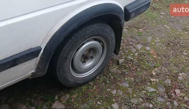 Белый Фольксваген Гольф, объемом двигателя 1.3 л и пробегом 389 тыс. км за 1450 $, фото 3 на Automoto.ua