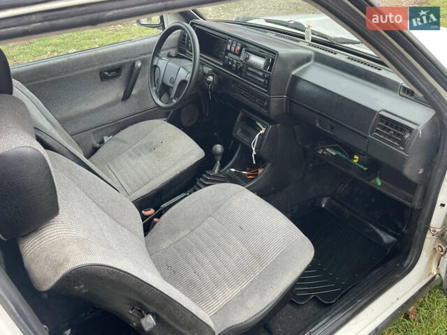 Білий Фольксваген Гольф, об'ємом двигуна 1.8 л та пробігом 280 тис. км за 1650 $, фото 11 на Automoto.ua