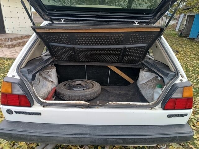 Белый Фольксваген Гольф, объемом двигателя 1.8 л и пробегом 485 тыс. км за 832 $, фото 5 на Automoto.ua