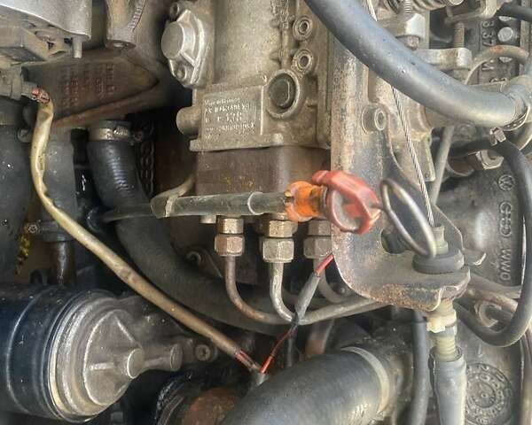 Белый Фольксваген Гольф, объемом двигателя 1.59 л и пробегом 350 тыс. км за 900 $, фото 4 на Automoto.ua