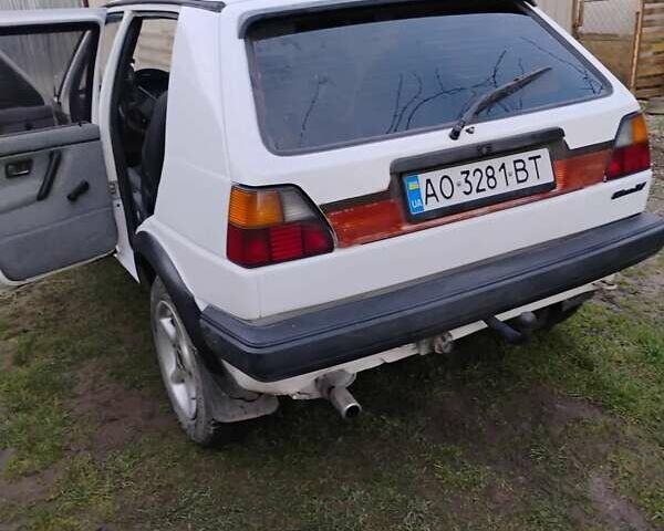 Белый Фольксваген Гольф, объемом двигателя 1.59 л и пробегом 382 тыс. км за 2000 $, фото 16 на Automoto.ua