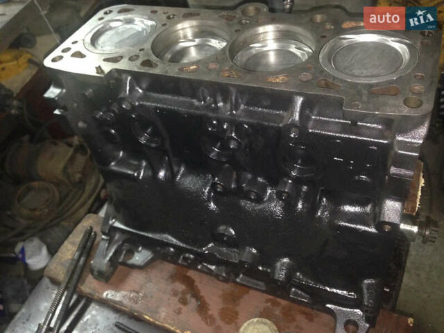 Білий Фольксваген Гольф, об'ємом двигуна 2 л та пробігом 2 тис. км за 10000 $, фото 3 на Automoto.ua