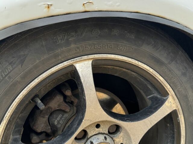 Білий Фольксваген Гольф, об'ємом двигуна 1.6 л та пробігом 300 тис. км за 800 $, фото 17 на Automoto.ua