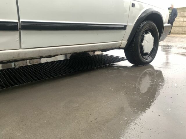 Білий Фольксваген Гольф, об'ємом двигуна 1.6 л та пробігом 3 тис. км за 1000 $, фото 7 на Automoto.ua