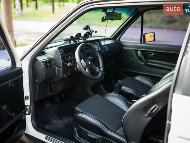 Білий Фольксваген Гольф, об'ємом двигуна 2 л та пробігом 2 тис. км за 10000 $, фото 39 на Automoto.ua