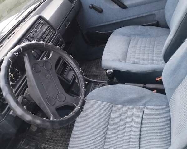 Белый Фольксваген Гольф, объемом двигателя 1.6 л и пробегом 298 тыс. км за 1250 $, фото 4 на Automoto.ua