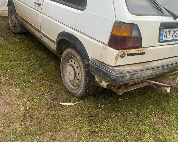 Белый Фольксваген Гольф, объемом двигателя 1.59 л и пробегом 350 тыс. км за 900 $, фото 1 на Automoto.ua