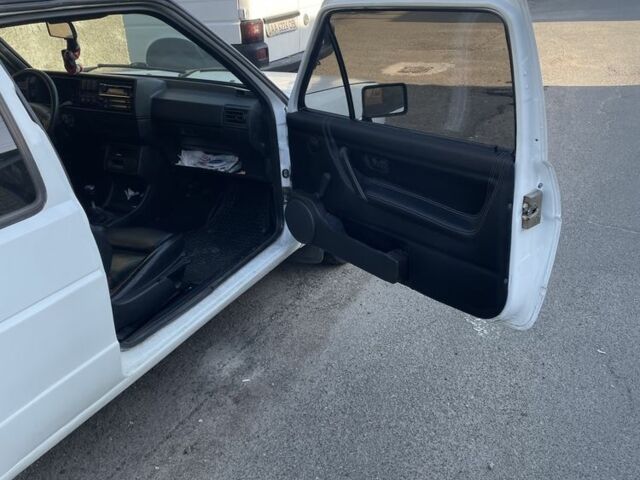 Белый Фольксваген Гольф, объемом двигателя 1.6 л и пробегом 80 тыс. км за 3200 $, фото 2 на Automoto.ua