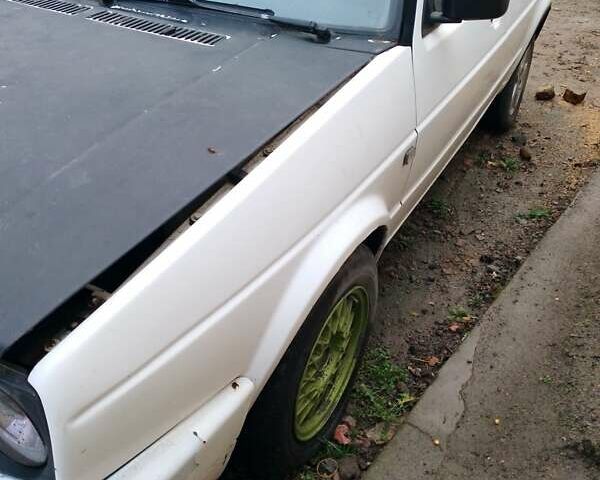 Белый Фольксваген Гольф, объемом двигателя 1.6 л и пробегом 180 тыс. км за 850 $, фото 3 на Automoto.ua