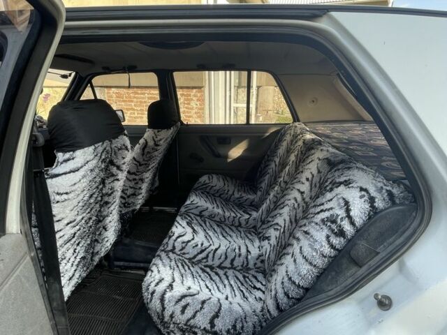 Белый Фольксваген Гольф, объемом двигателя 1.3 л и пробегом 350 тыс. км за 1300 $, фото 4 на Automoto.ua