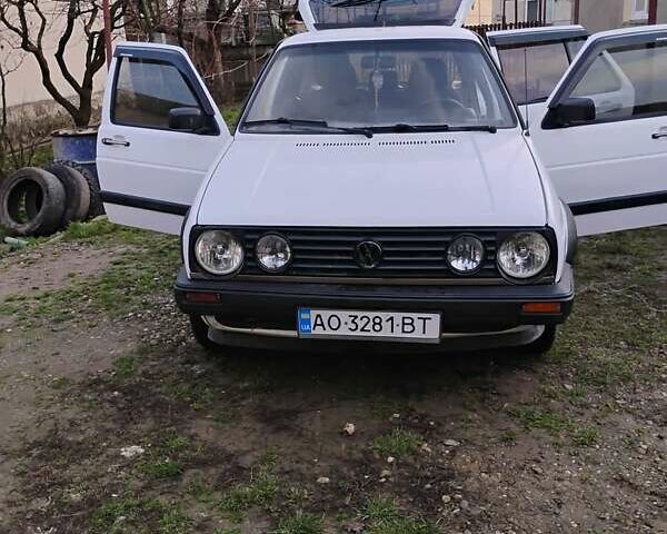Белый Фольксваген Гольф, объемом двигателя 1.59 л и пробегом 382 тыс. км за 2000 $, фото 10 на Automoto.ua