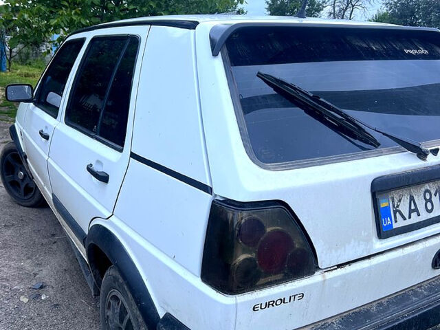 Белый Фольксваген Гольф, объемом двигателя 1.6 л и пробегом 250 тыс. км за 1300 $, фото 1 на Automoto.ua