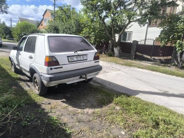 Білий Фольксваген Гольф, об'ємом двигуна 1.6 л та пробігом 300 тис. км за 672 $, фото 2 на Automoto.ua