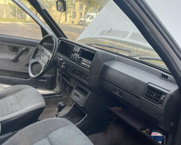 Білий Фольксваген Гольф, об'ємом двигуна 1.8 л та пробігом 400 тис. км за 750 $, фото 12 на Automoto.ua