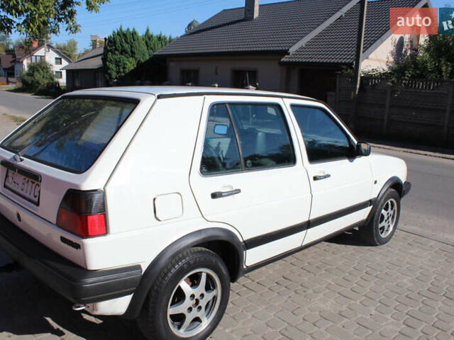 Белый Фольксваген Гольф, объемом двигателя 1.6 л и пробегом 333 тыс. км за 2500 $, фото 14 на Automoto.ua