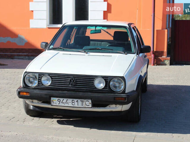 Белый Фольксваген Гольф, объемом двигателя 1.6 л и пробегом 333 тыс. км за 2500 $, фото 10 на Automoto.ua