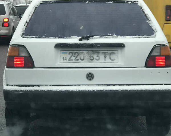 Білий Фольксваген Гольф, об'ємом двигуна 1.8 л та пробігом 100 тис. км за 850 $, фото 1 на Automoto.ua