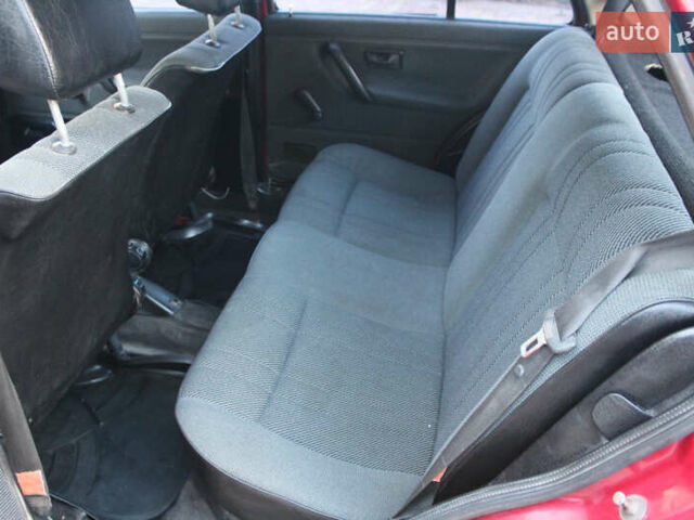 Белый Фольксваген Гольф, объемом двигателя 1.6 л и пробегом 333 тыс. км за 2500 $, фото 3 на Automoto.ua