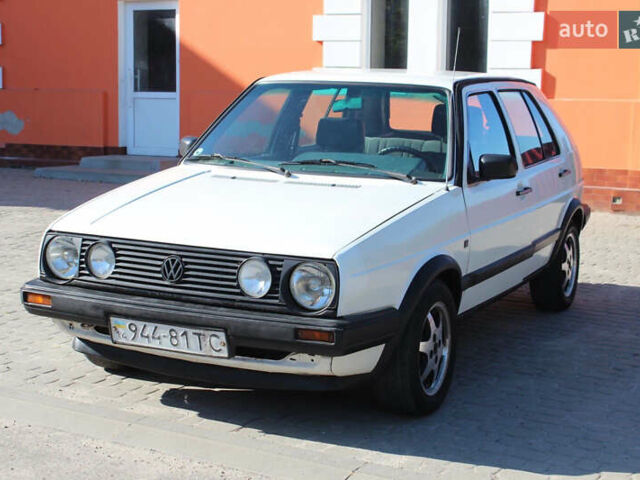 Белый Фольксваген Гольф, объемом двигателя 1.6 л и пробегом 333 тыс. км за 2500 $, фото 8 на Automoto.ua