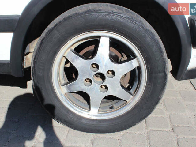 Белый Фольксваген Гольф, объемом двигателя 1.6 л и пробегом 333 тыс. км за 2500 $, фото 32 на Automoto.ua