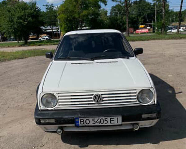 Белый Фольксваген Гольф, объемом двигателя 1.6 л и пробегом 278 тыс. км за 1000 $, фото 1 на Automoto.ua