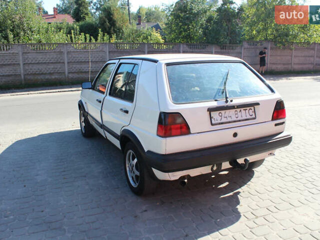 Белый Фольксваген Гольф, объемом двигателя 1.6 л и пробегом 333 тыс. км за 2500 $, фото 25 на Automoto.ua