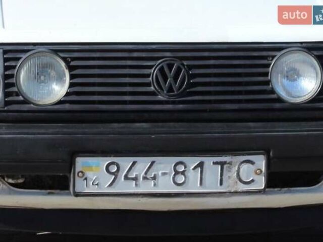 Белый Фольксваген Гольф, объемом двигателя 1.6 л и пробегом 333 тыс. км за 2500 $, фото 18 на Automoto.ua