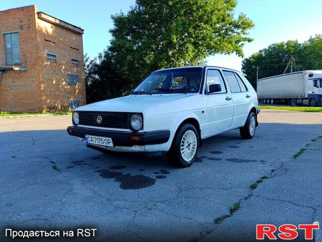 Белый Фольксваген Гольф, объемом двигателя 1.6 л и пробегом 388 тыс. км за 1400 $, фото 9 на Automoto.ua