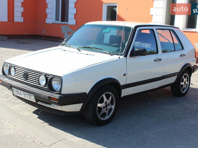 Белый Фольксваген Гольф, объемом двигателя 1.6 л и пробегом 333 тыс. км за 2500 $, фото 20 на Automoto.ua