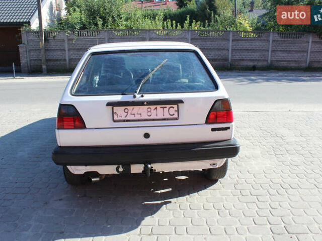 Белый Фольксваген Гольф, объемом двигателя 1.6 л и пробегом 333 тыс. км за 2500 $, фото 9 на Automoto.ua